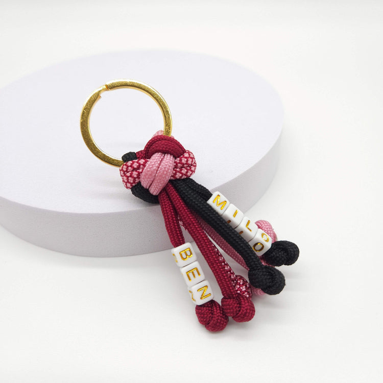 Personalisierter Paracord Schlüsselanhänger mit Buchstabenwürfeln