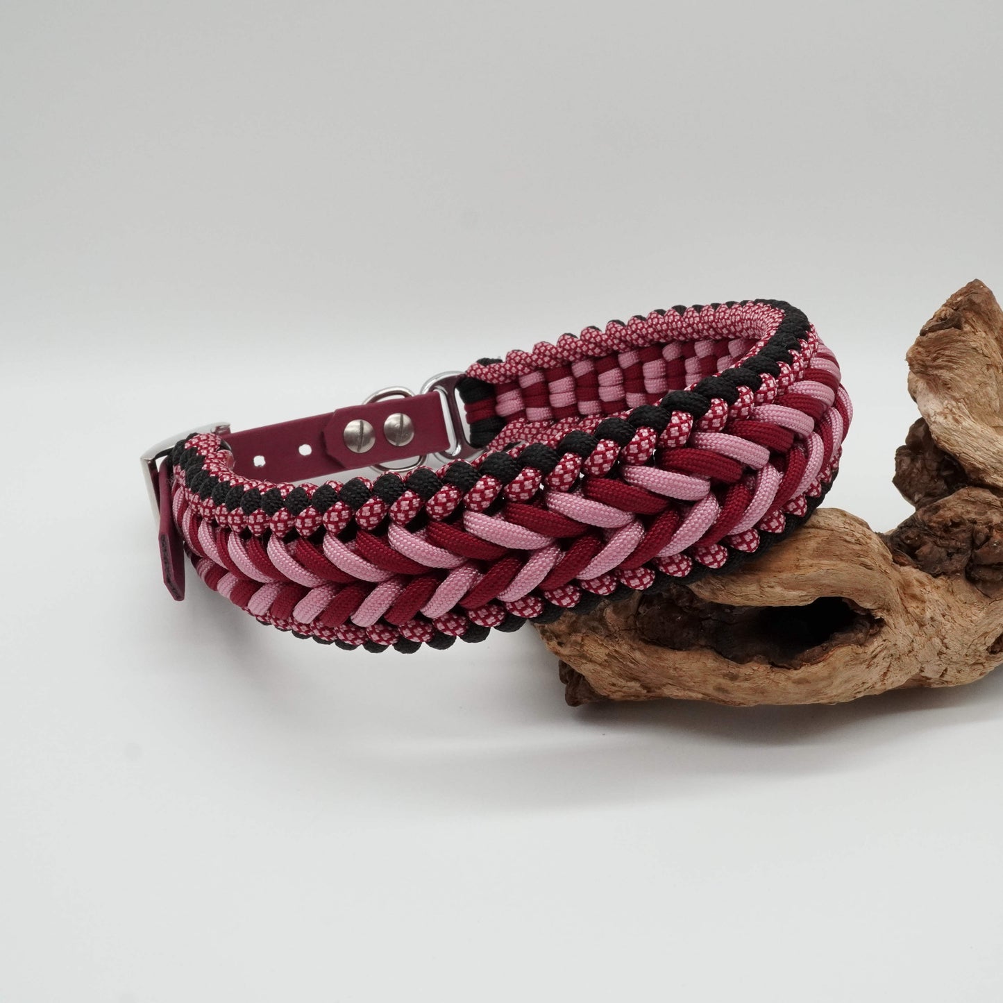 "Maggie" Paracord Halsband